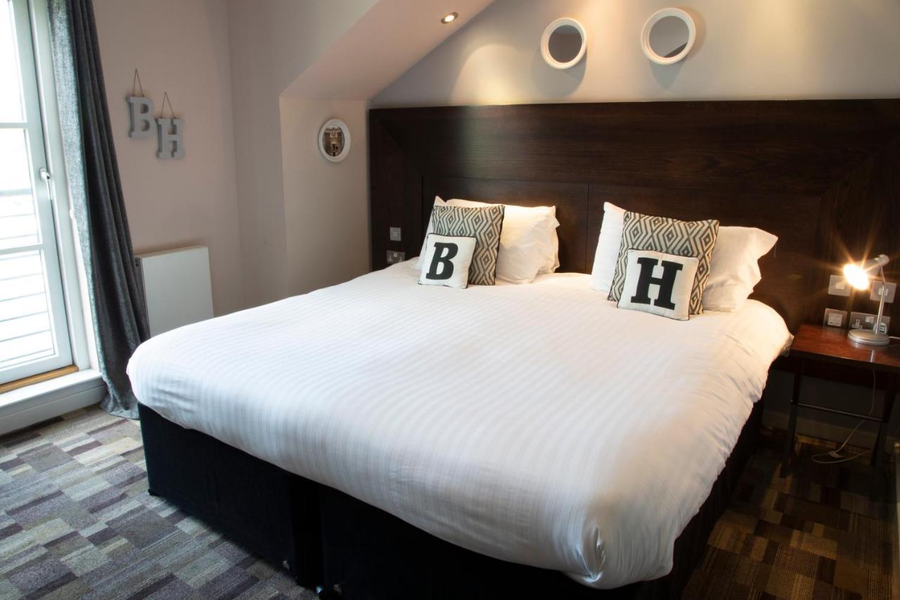 Отель The Boat House Kilsyth Экстерьер фото