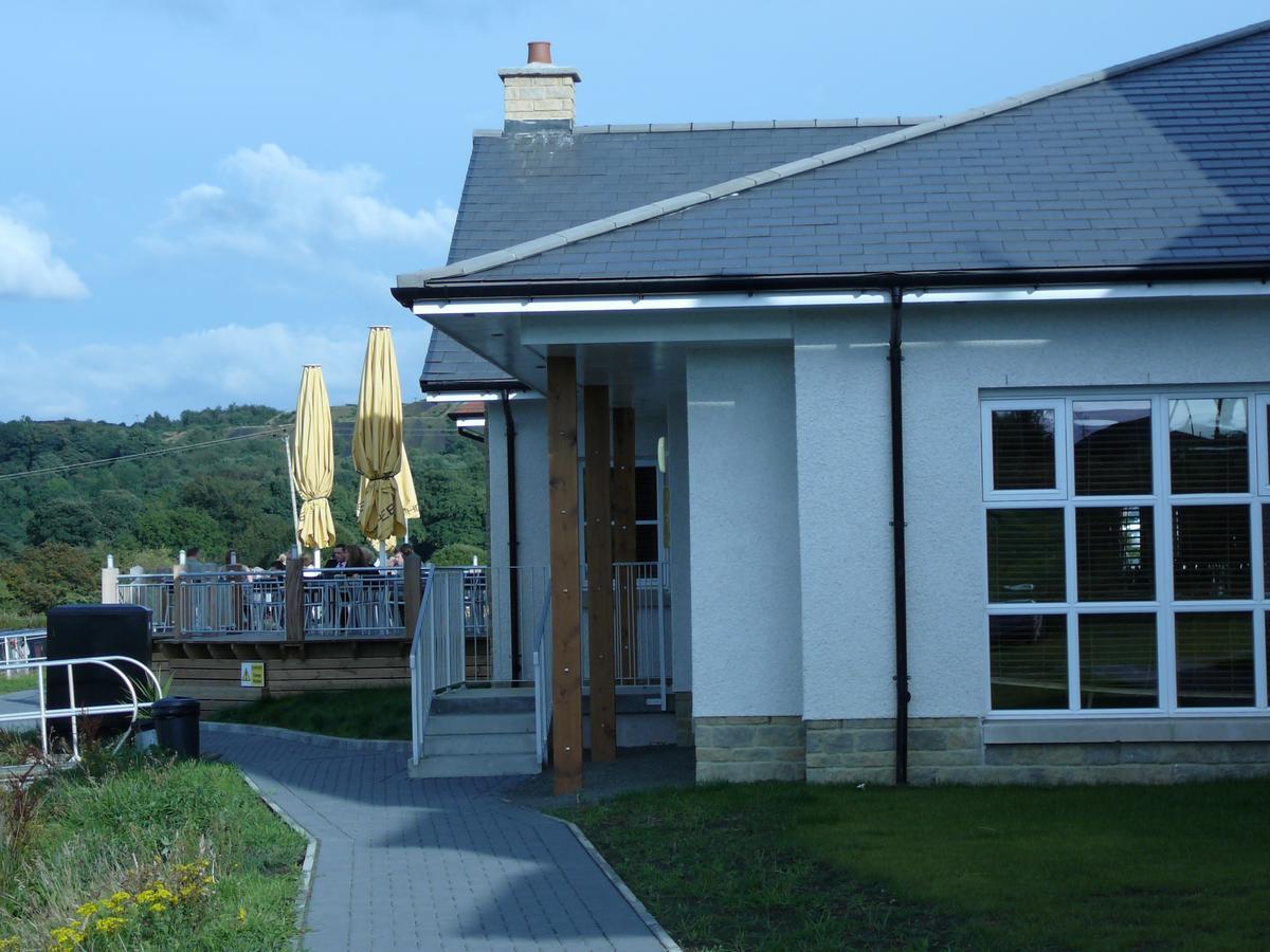 Отель The Boat House Kilsyth Экстерьер фото