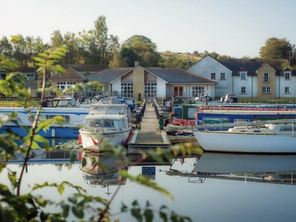 Отель The Boat House Kilsyth Экстерьер фото
